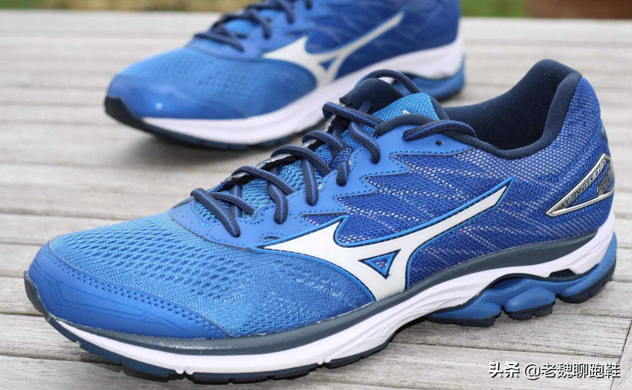 361度跑鞋网上买还是实体店买,买跑鞋实体店和网上有什么区别