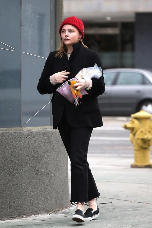 头大脸大适合戴的冬季帽子针织帽,脸大的男生戴针织帽会更显脸大吗