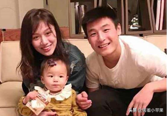 国足男足太太团,难道中国男足没有女足强吗