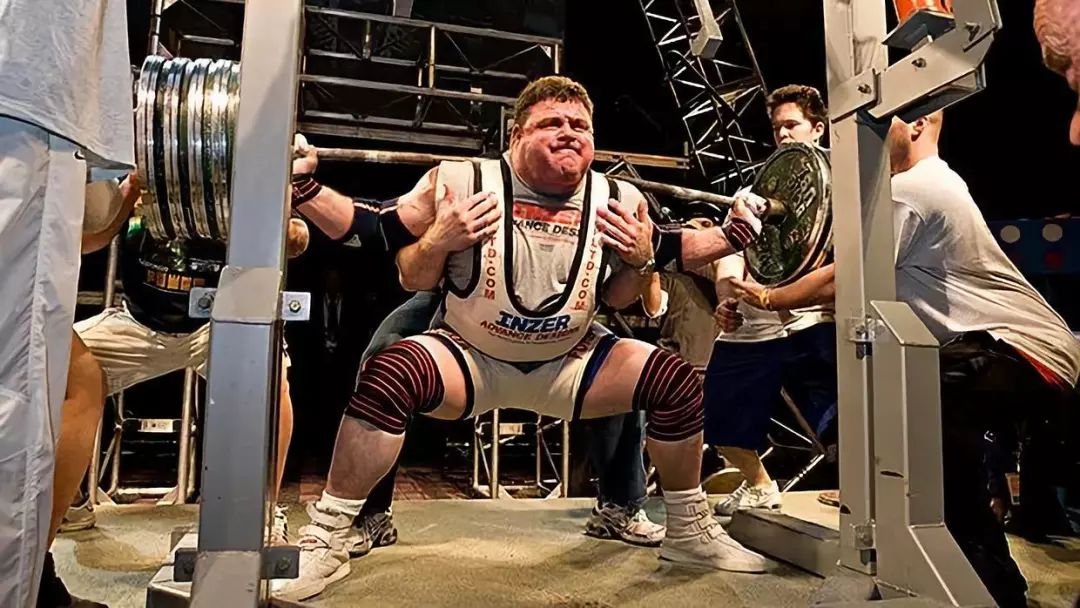 深蹲不超过10秒,深蹲不到100kg