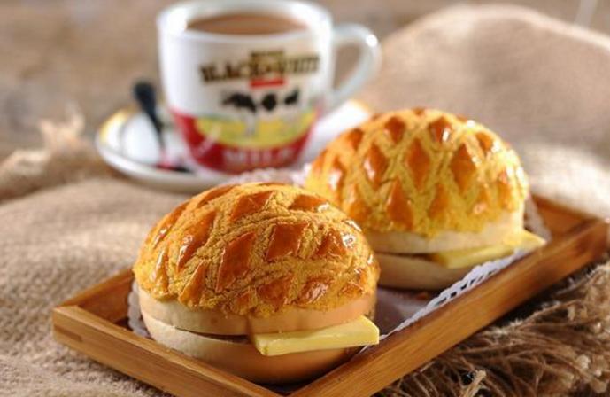 经典港式菠萝油挺肥挺香的 (港式菠萝油正宗做法)