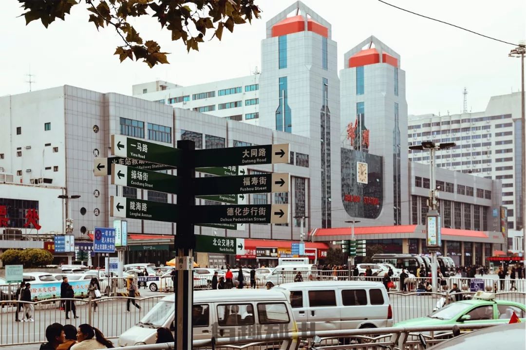 郑州银基商贸城，时尚和繁华背后，多的是你不知道的辛苦和繁忙