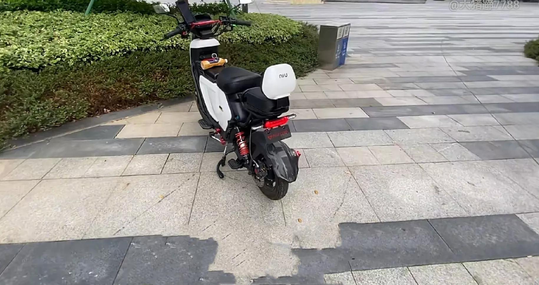 小伙花6万买了一辆车,小伙花6万买自行车