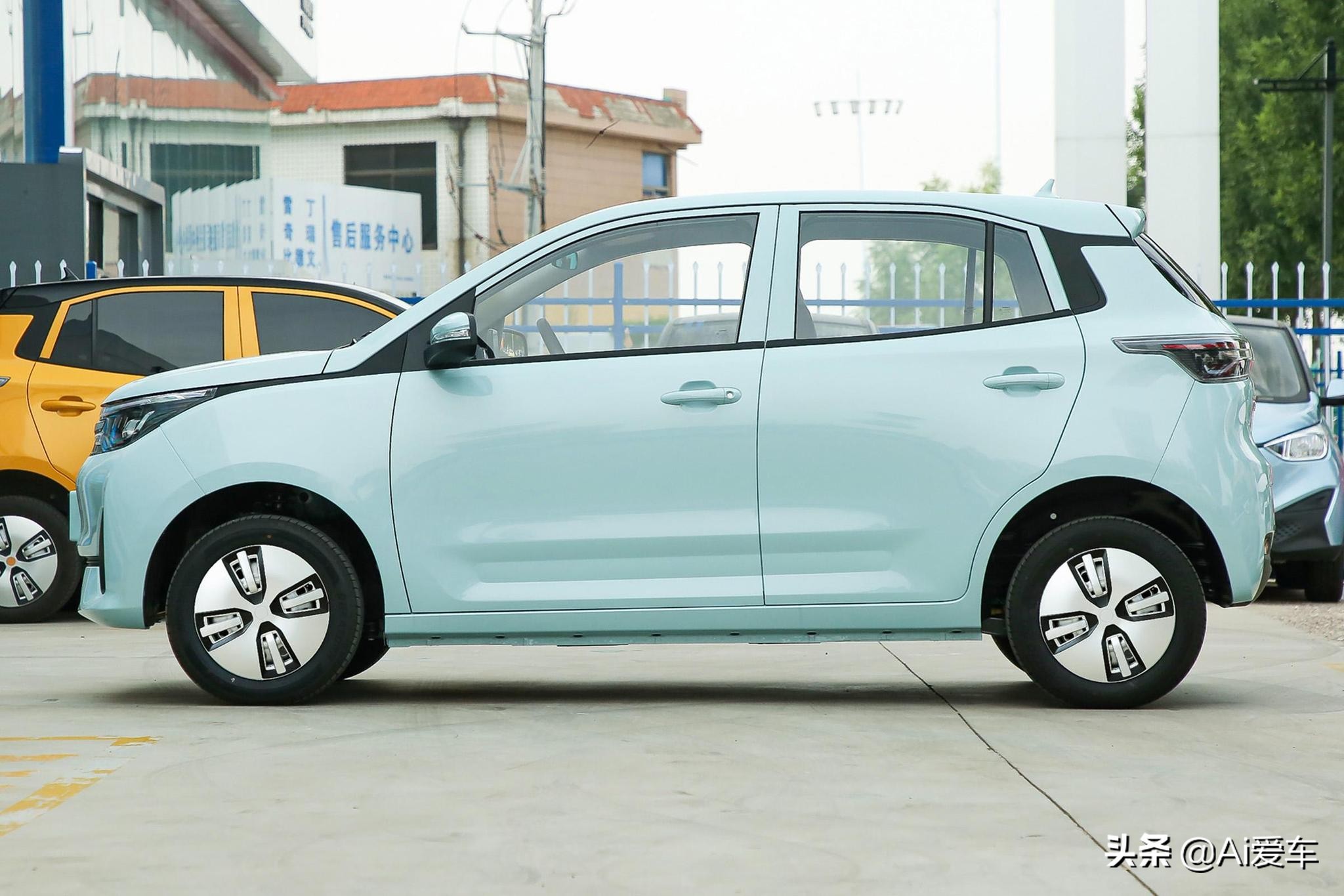 雷丁芒果新能源汽车,续航长的新能源代步小车