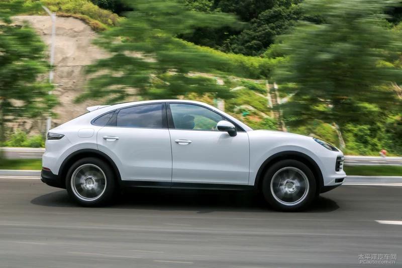 保时捷2024款卡宴coupe石英灰街拍,保时捷卡宴coupe2024款音响效果