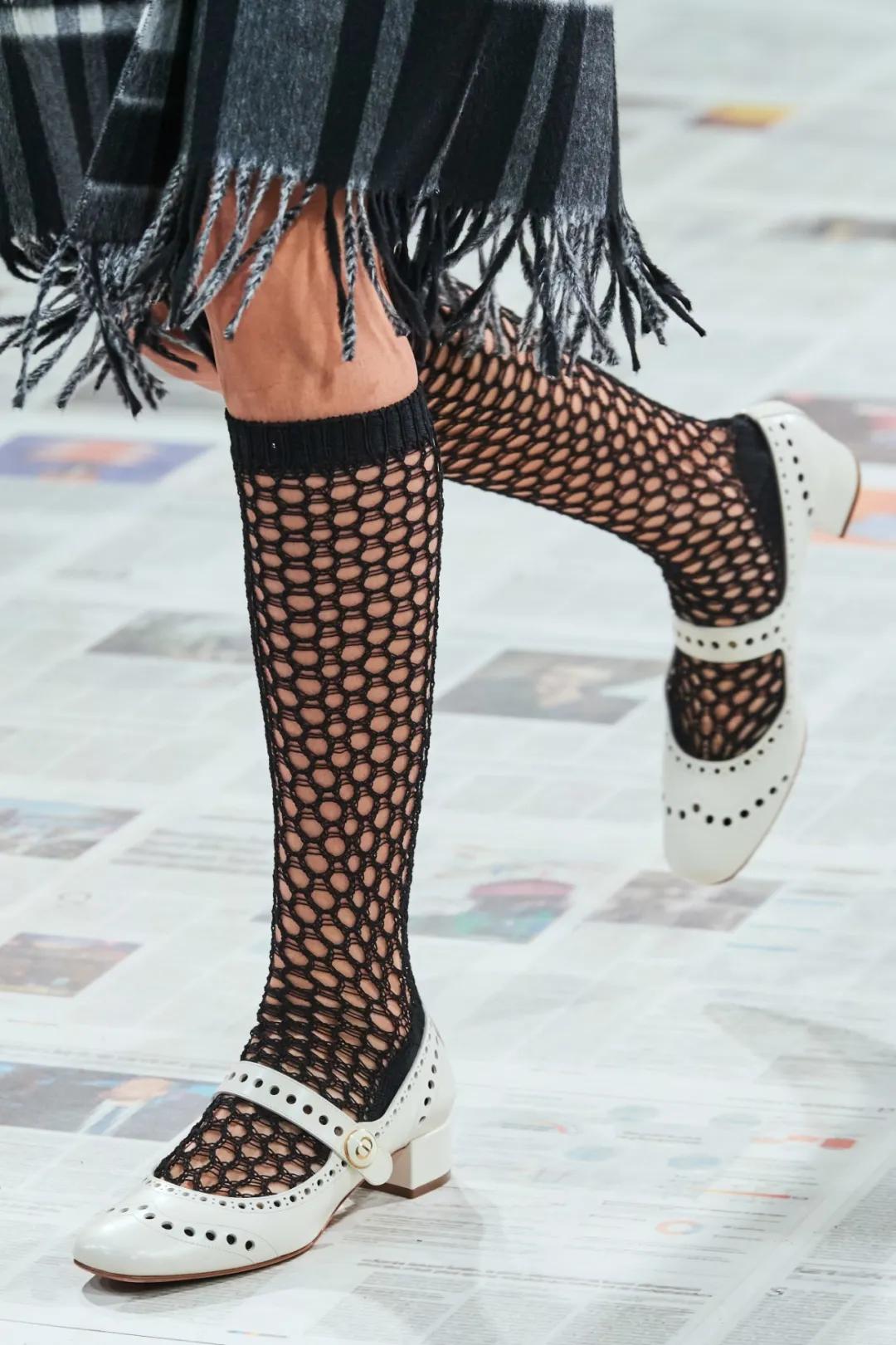 2022巴黎时装周秋冬大衣,2020秋冬巴黎时装周