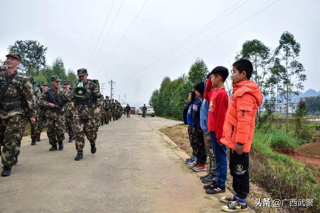 一段终身难忘的军旅的美好回忆,这些刻骨铭心的时刻感动到哭