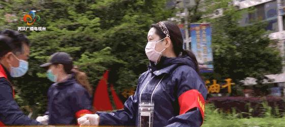 *党**员志愿服务队，用心守护社区家园！