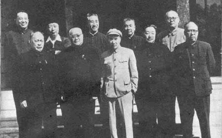 陈毅追悼会即将开始，毛*东泽**：我要参加！周恩来：提高追悼会尺寸