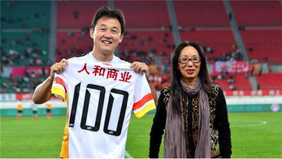 中国女老板身价,足坛最漂亮的女老板