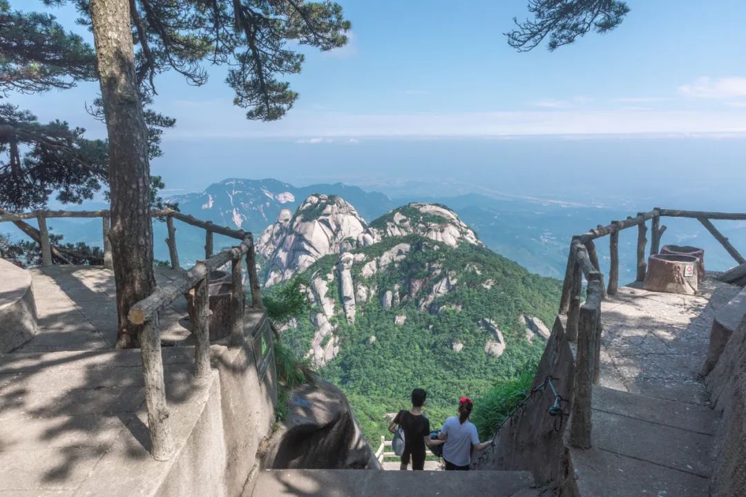 五岳中的南岳位于哪个省,九华山和天柱山哪座更值得游一游