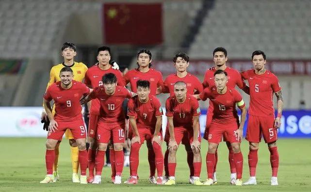 看不懂，是我们太傻吗，傻子的心也被戳烂，一场好球硬弄成臭鸡蛋