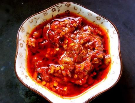 做豆瓣酱时，掌握3点小窍门，豆瓣酱色泽红润香味足，存放得久