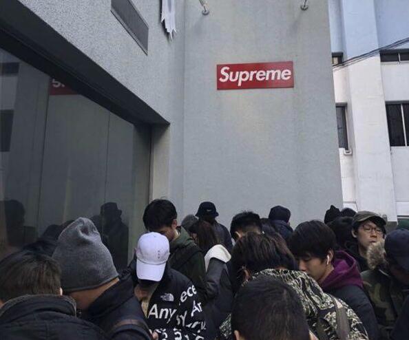 日本潮牌店supreme地址,潮牌supreme值得入手吗