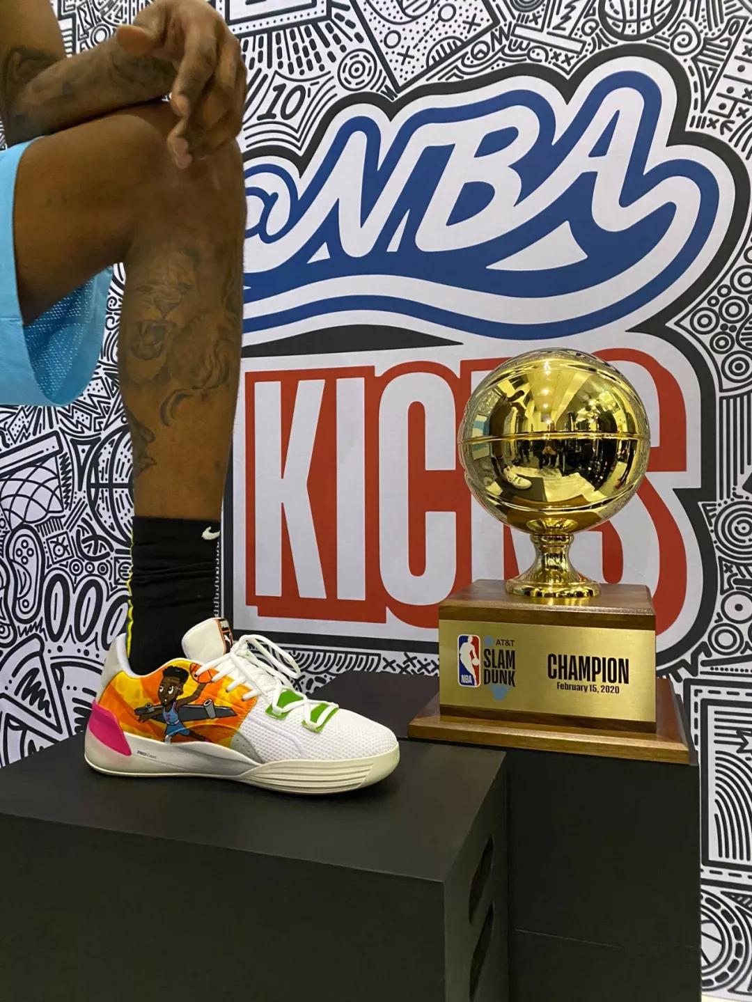 NBA球员上脚：布克卫衣致敬科比，伦纳德的NB签名鞋来了