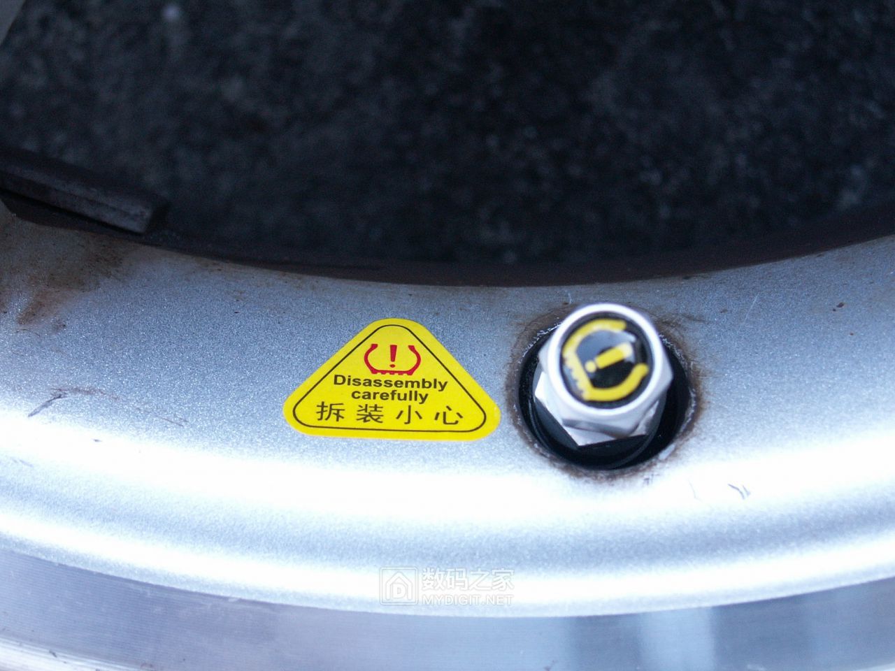 无需匹配的轮胎传感器怎么装,带胎压传感器的轮胎更换教程