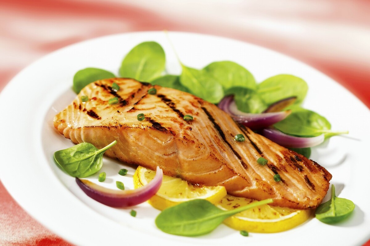 冬天腿上起皮屑是怎么解决,冬天腿上掉皮屑是什么原因