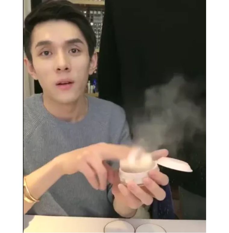 李佳琦用完都叫OMG！今年开春最推荐的口红，没有之一！