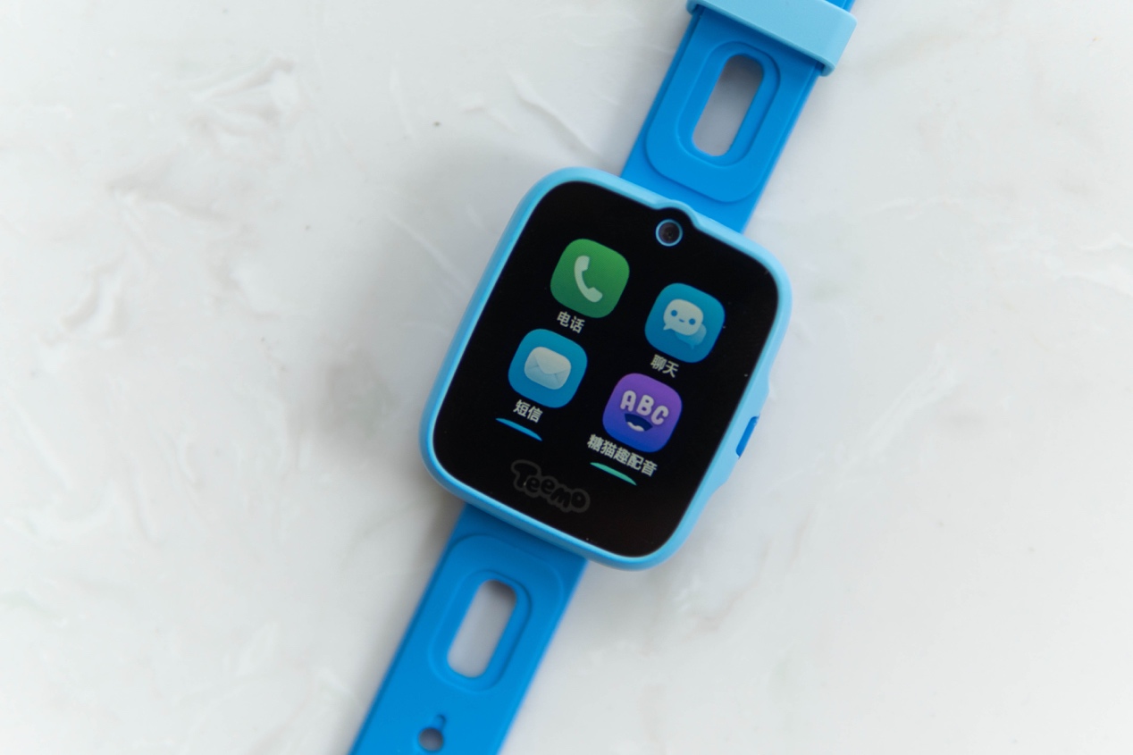 不在孩子身旁也守护安全，糖猫A10儿童电话手表，宝贝家长都喜欢
