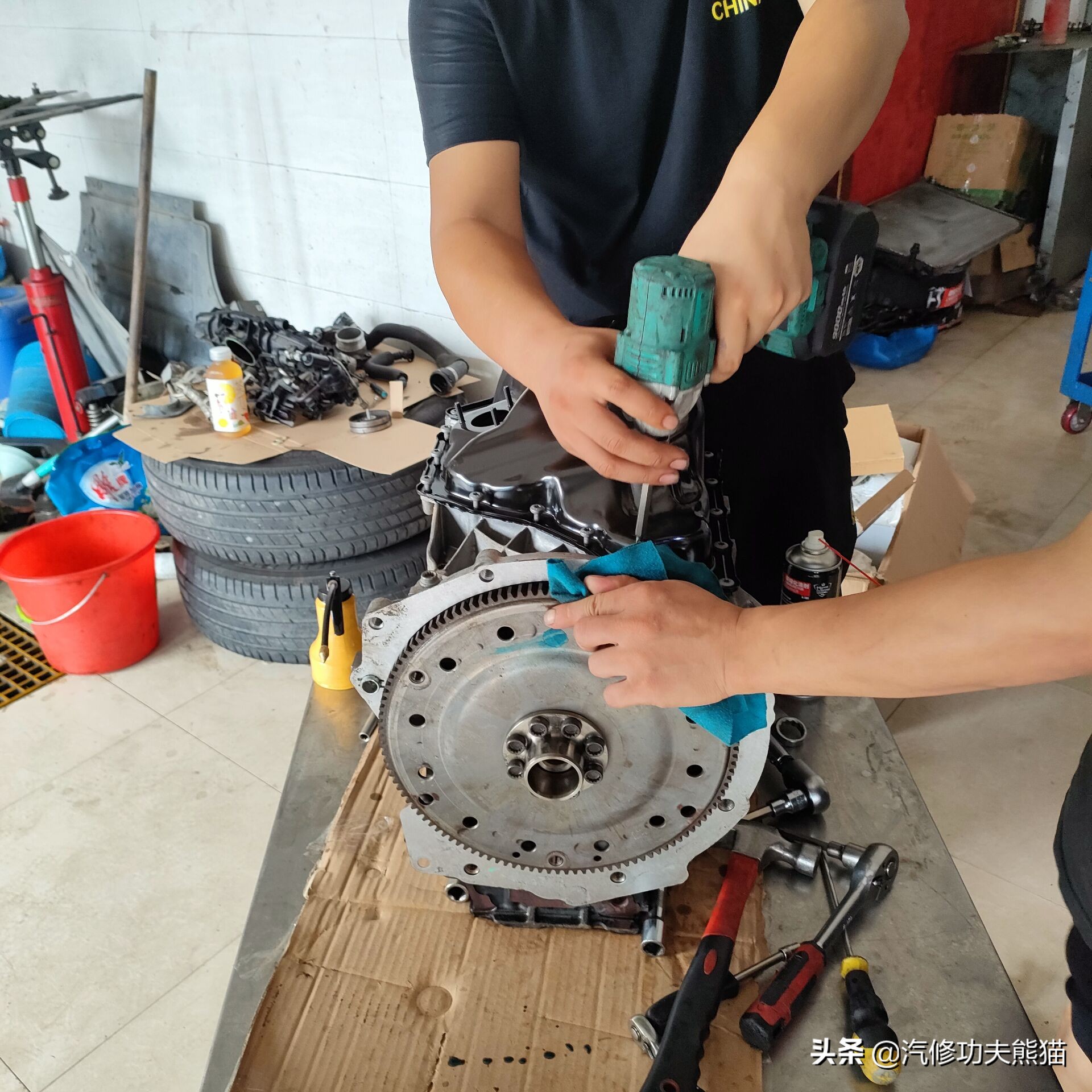 奥迪q5烧机油值不值得买,2015款奥迪q5舒适型烧机油