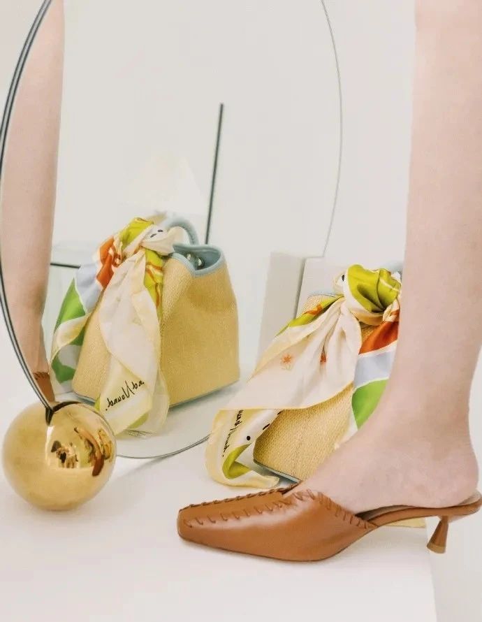 有哪些时髦的小众包包,小众且高级的包包推荐一款多用包