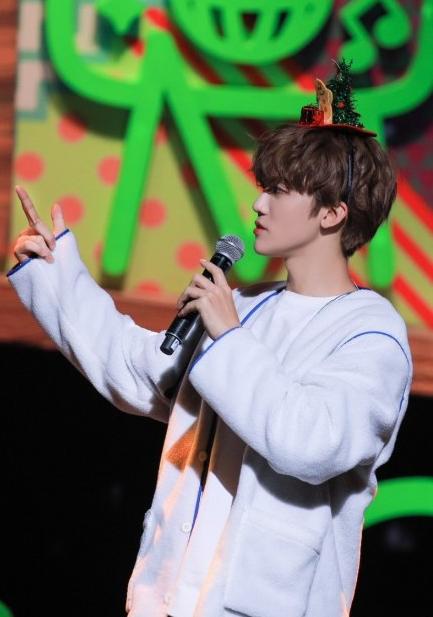 nct刚出道和exo同台,nct最新团综黄仁俊