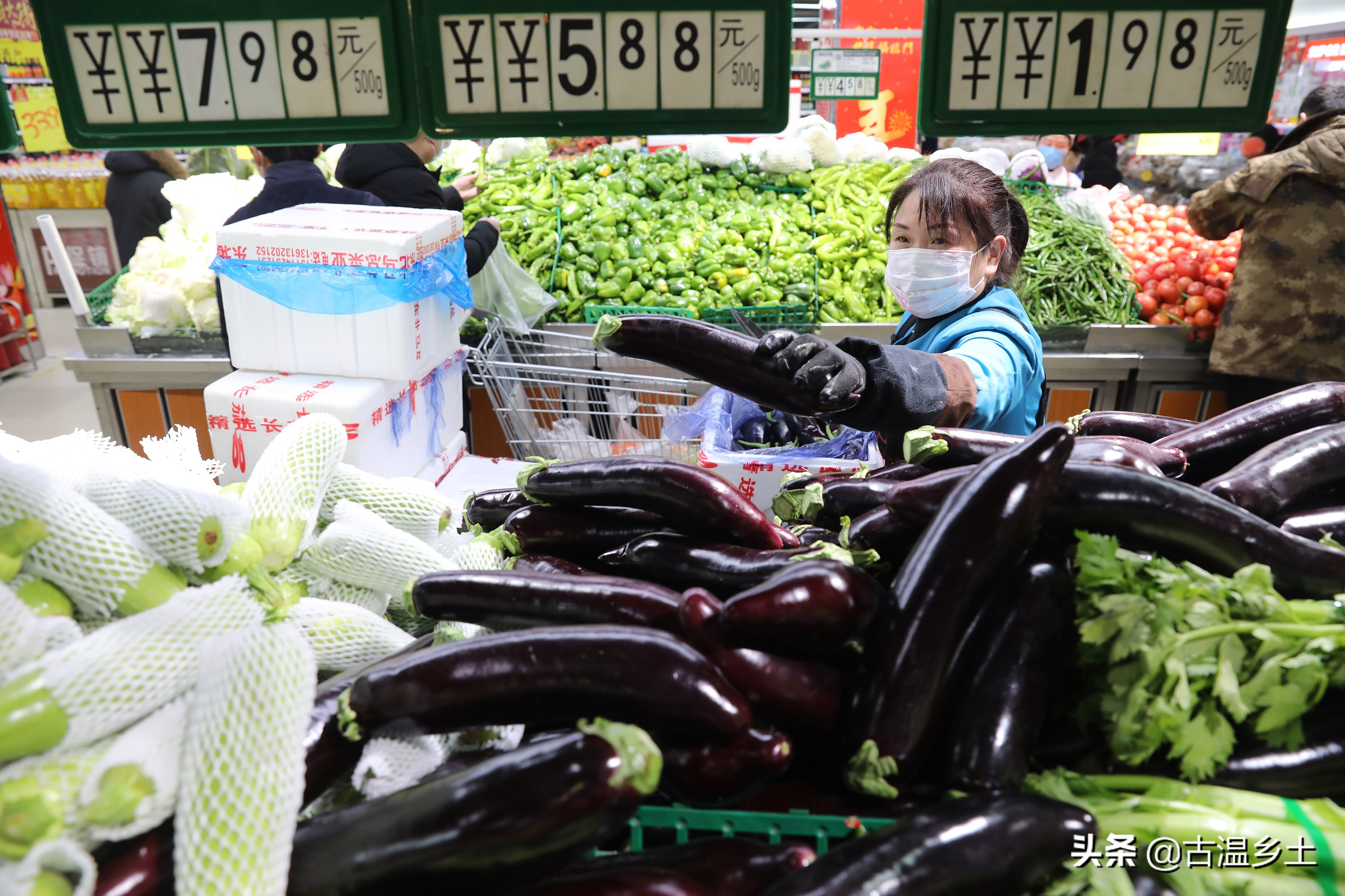 暖心战疫致敬一线,战疫一线的日夜坚守