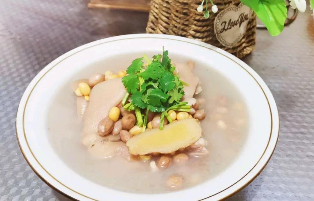 催乳汤下奶最快的方法产后两个月,产后宝妈奶水少怎么办