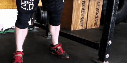 怎么判断深蹲膝盖有没有内扣,深蹲怎么才能不膝盖内扣