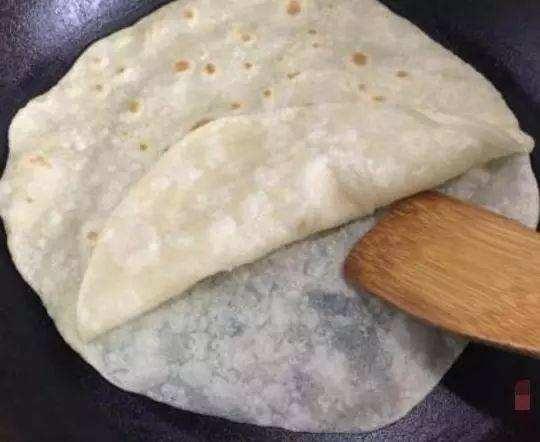 烙饼柔软起层有秘诀教你,烙饼太筋道了