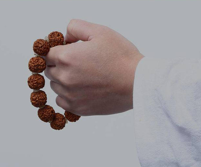 108金刚菩提子头尾刷法,金刚菩提108颗头尾怎么打底