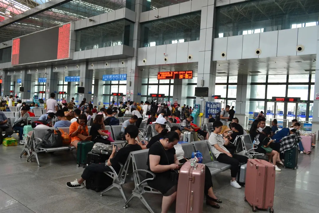 西昌旅游集散服务中心至成都,西昌旅游集散中心机场大巴乘车点