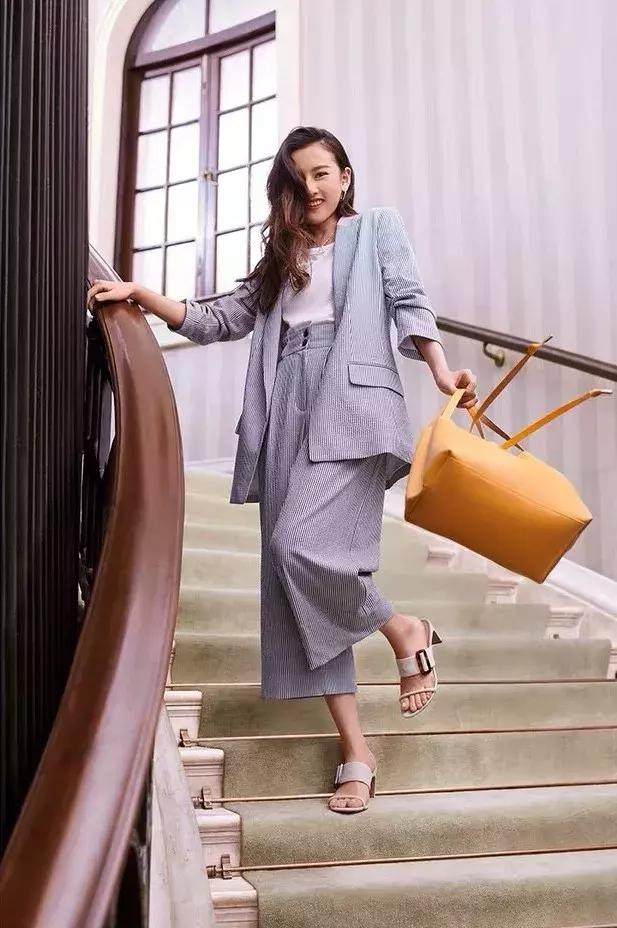 zara折扣季值得入手裙,zara这季值得入手单品