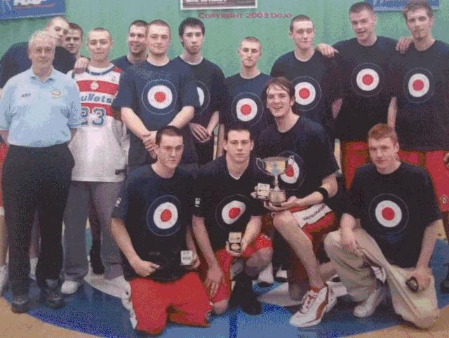 出生体育大国篮球却被*压打**，梦想实现受阻跨国延续热爱