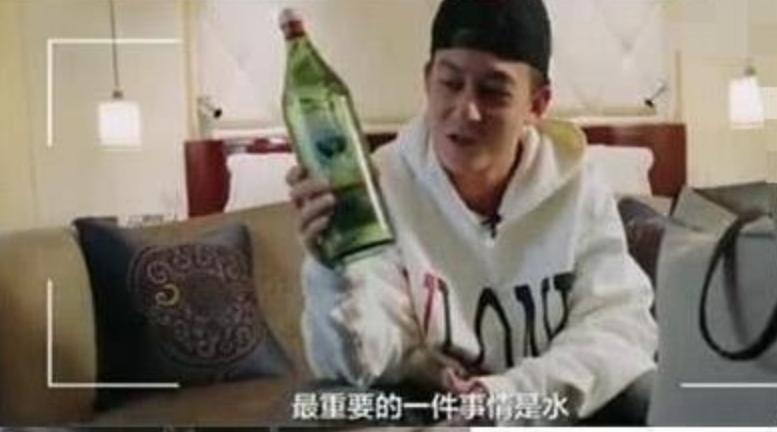 戴5万手链就被炮轰炫富，这些星二代的生活更壕