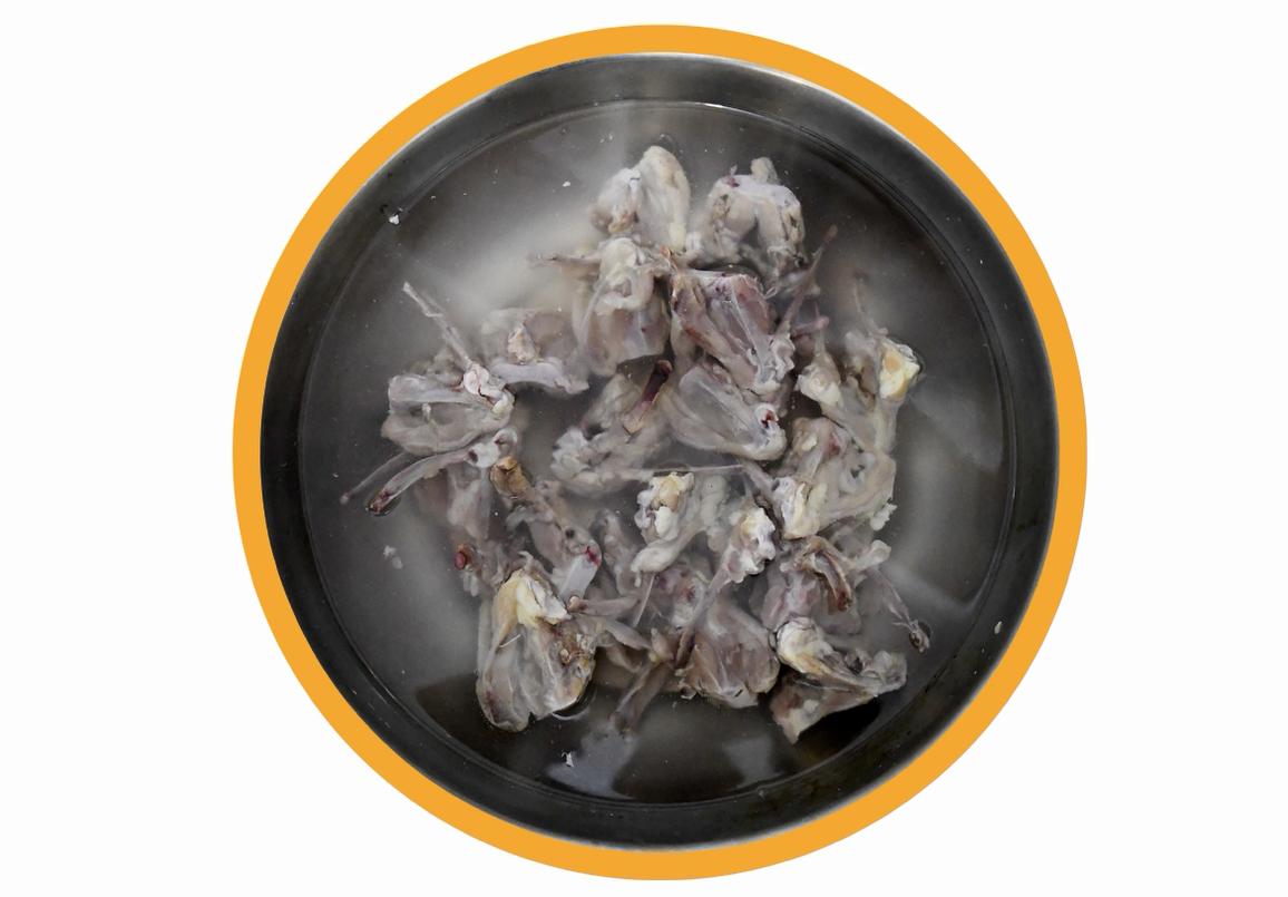 地摊鸡叉骨的炸制方法,正宗酥脆鸡叉骨制作教程