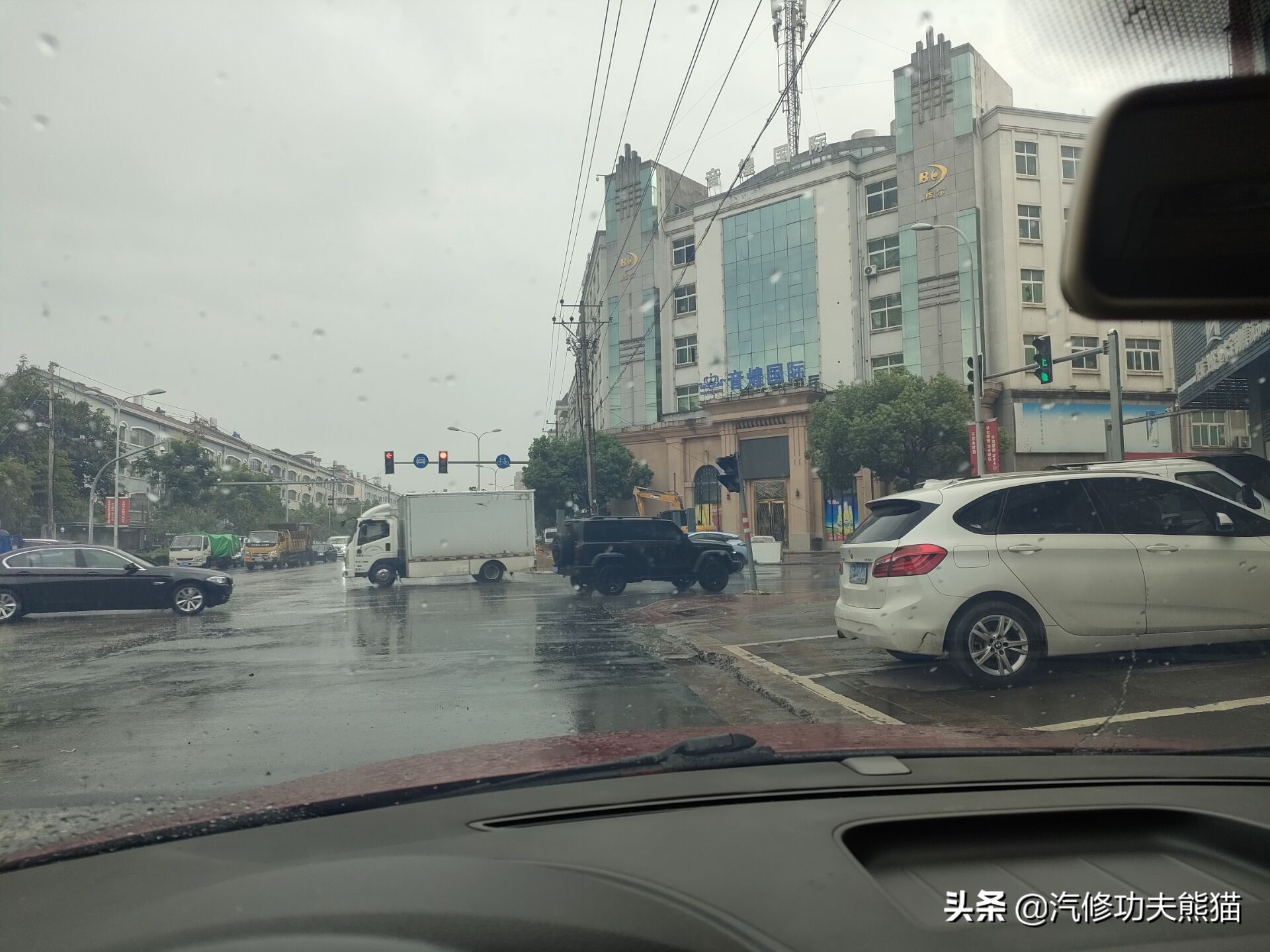 老途观发动机漏油维修,老途观涡轮增压器漏油维修多钱