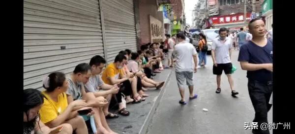 硬撑过疫情的制衣厂：海外网店爆单，还招到了大学生当流水线工人