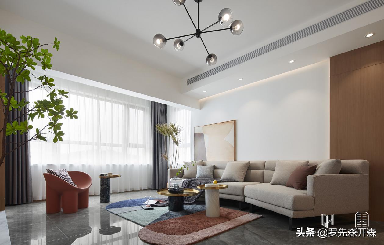 抛弃华丽的套路，以极简的走心唤醒柔情