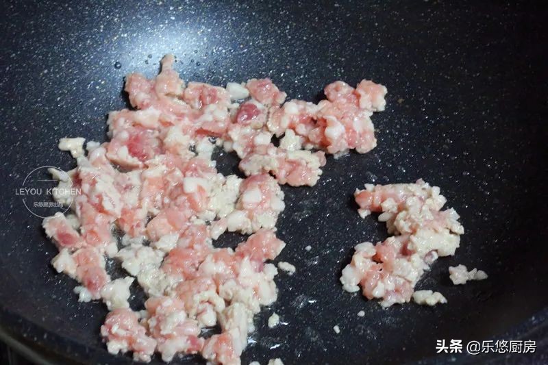 家常好吃面条肉末汤面做法,湖南早餐肉末面条的做法