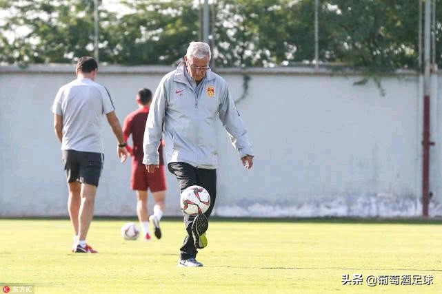 洗洗睡吧！自命不凡的中国足球真没救了