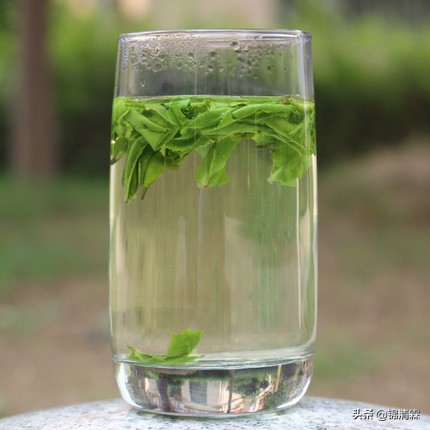 烘青绿茶的正确做法,绿茶又可分为蒸青晒青炒青和烘青