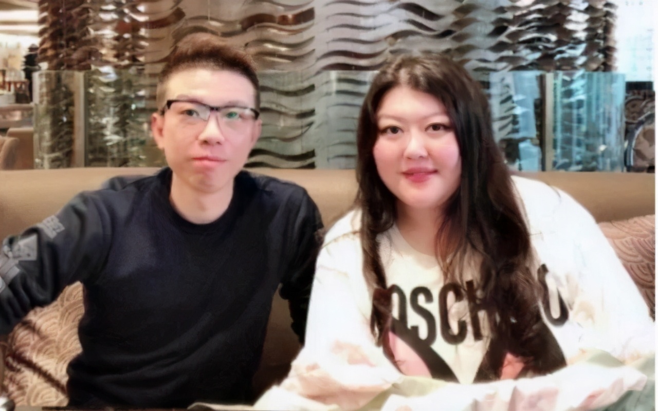 李小龙传奇最后他跟谁结婚了,李小龙的两位红颜知己