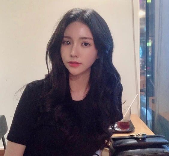 恒大太太团美女图片,恒大太太团金英权老婆