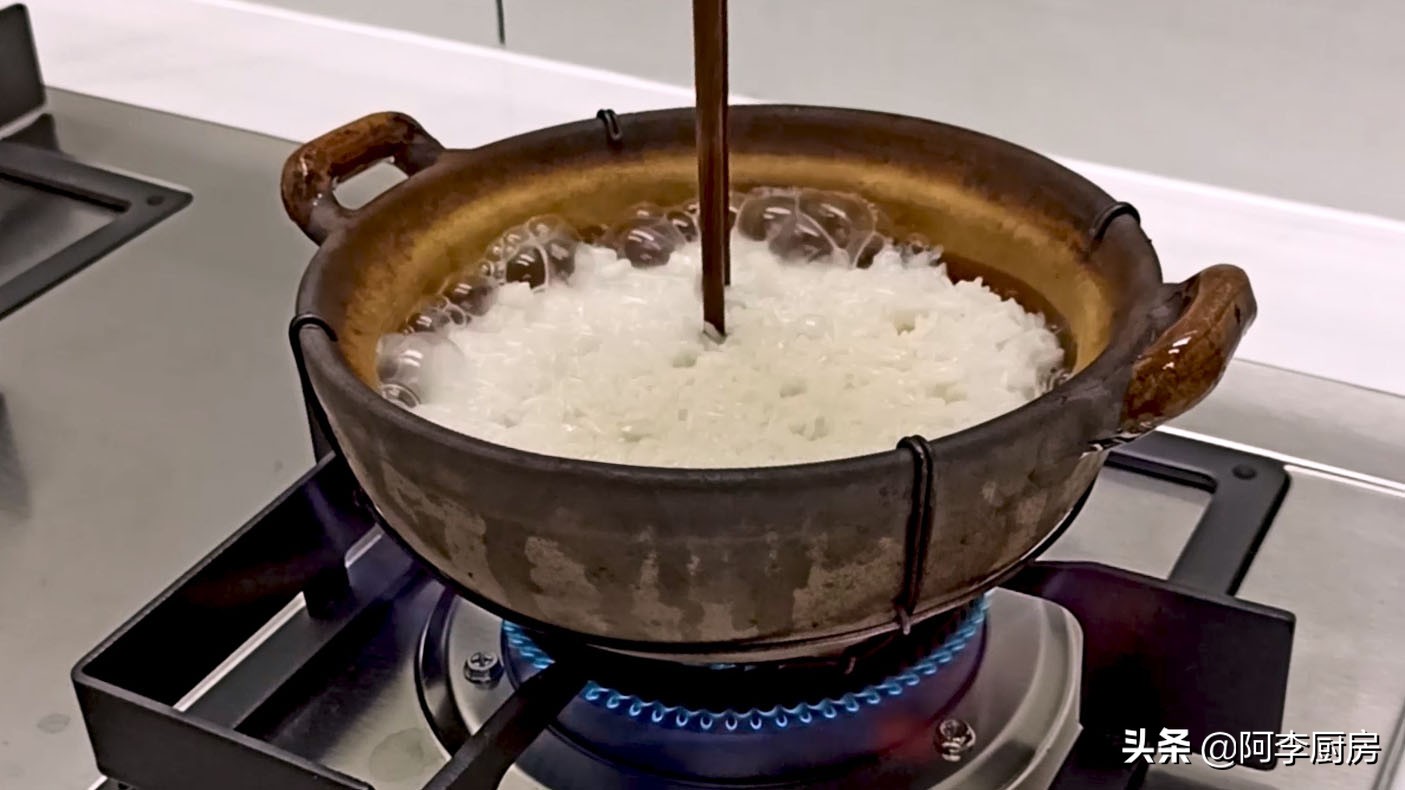 广东海鲜油盐煲仔饭,冬瓜腐竹油盐煲仔饭