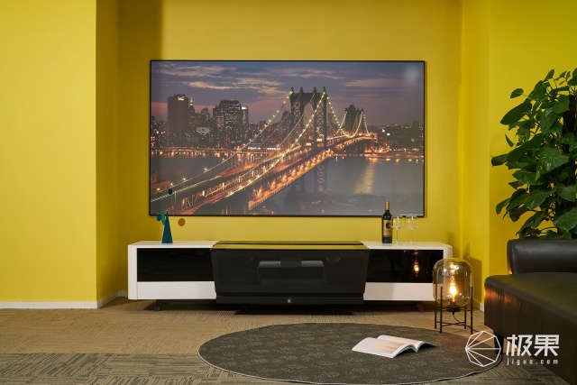 真正的无边框全屏电视机,超薄屏幕无边框电视