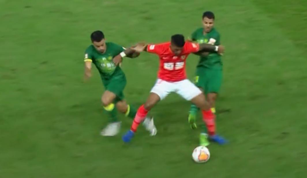 国安恒大郑智赛后,国安恒大黄博文受伤