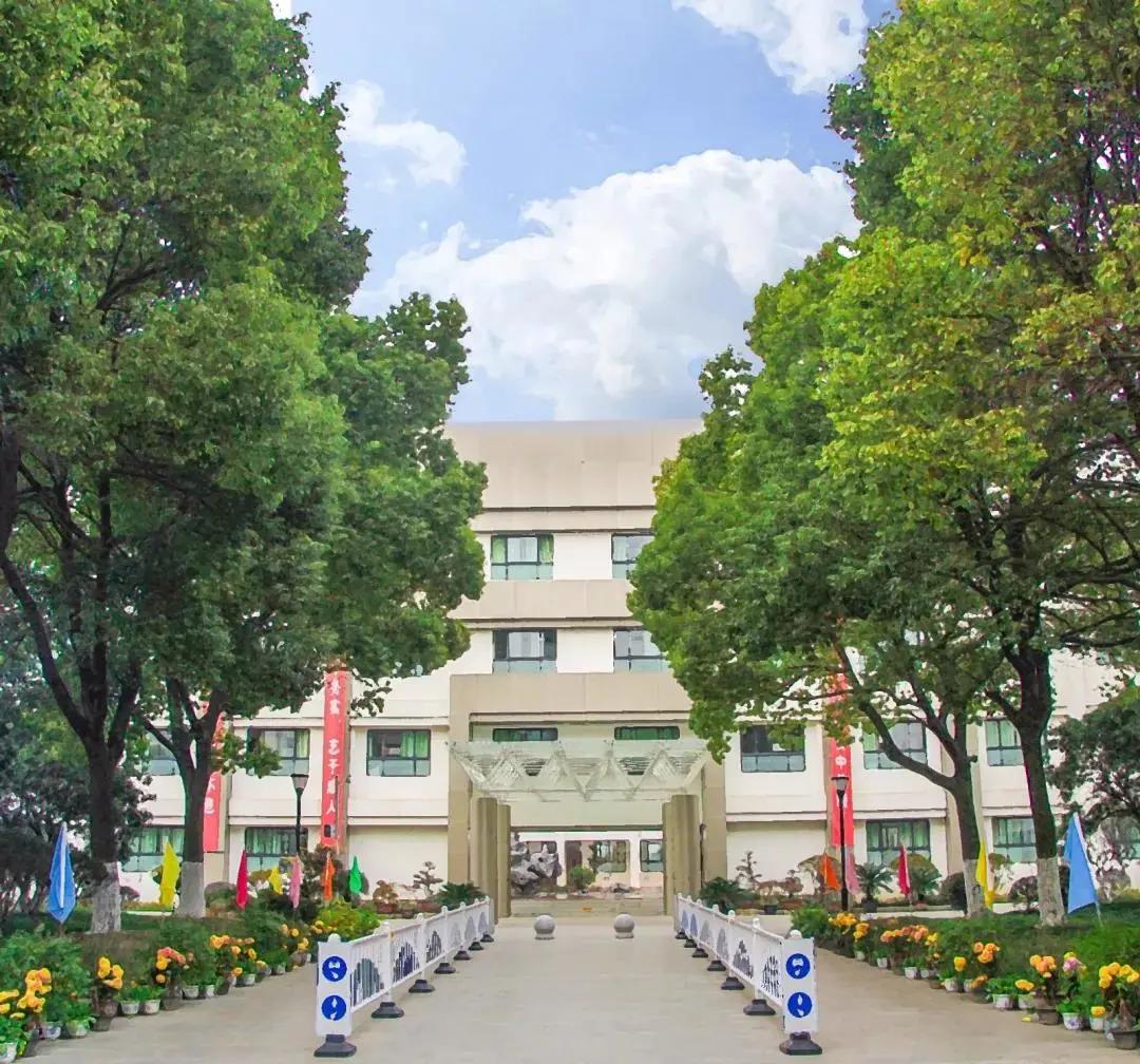 普高升学率90%，省中达线339人，常熟这所中学是真的强