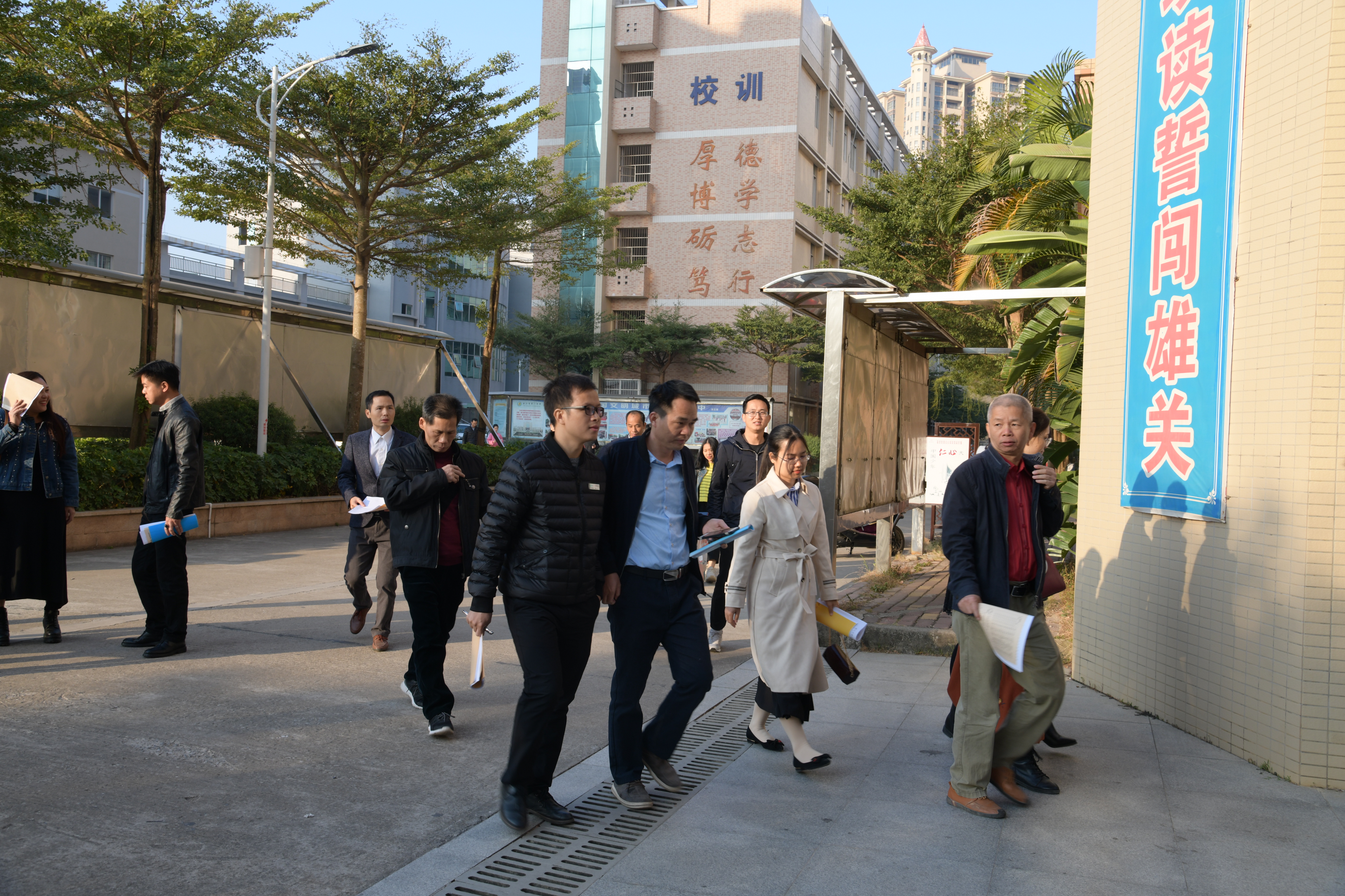 廉江良垌湛江一中对接学校,结对共建促沟通教研互动共成长