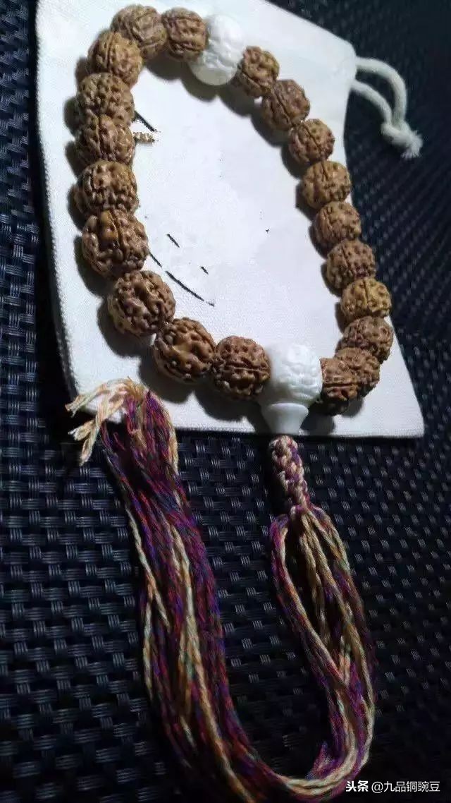 串珠子单绳打结方法慢动作,108颗珠串怎么穿绳打结